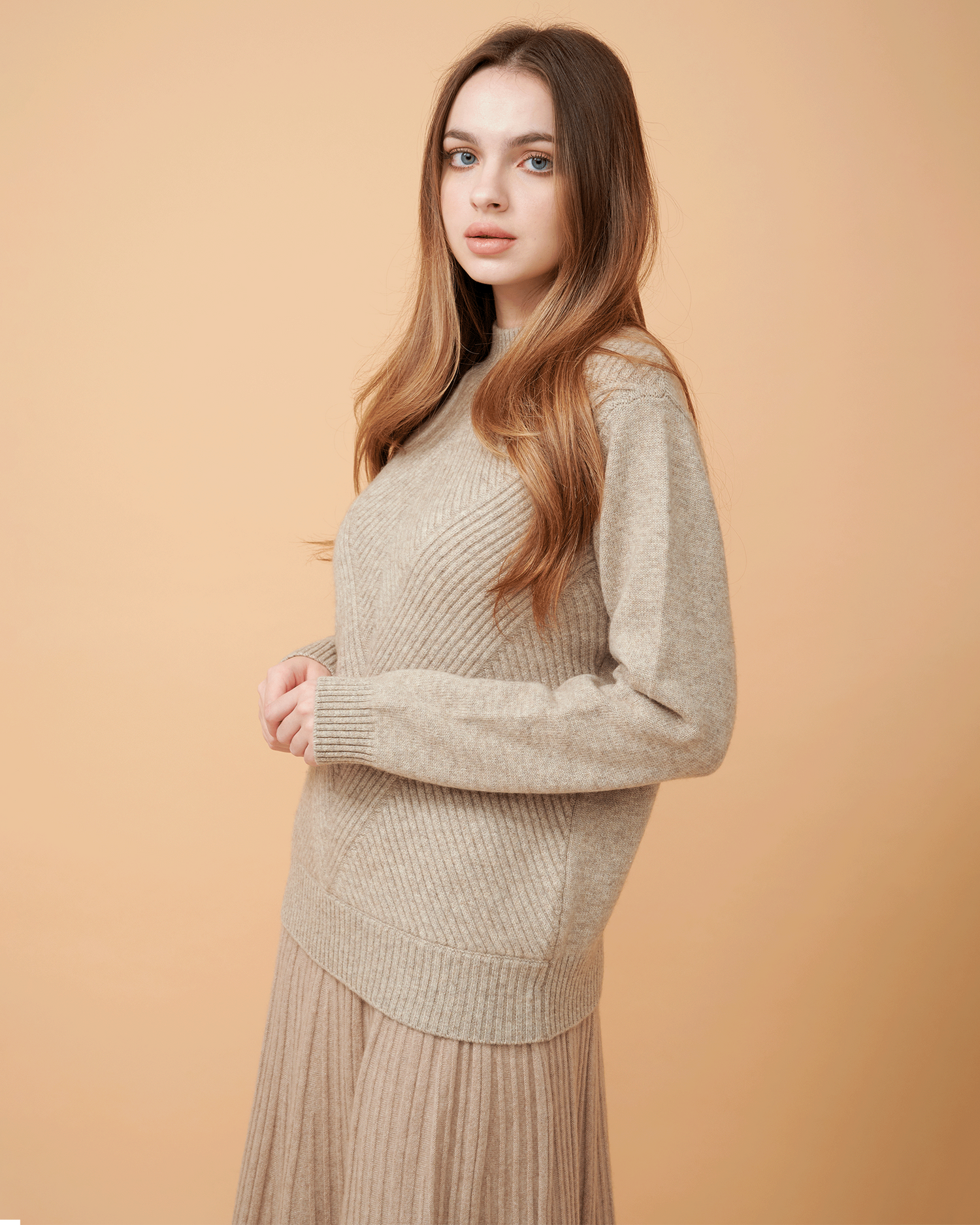 Cashmere Sweater , High Quality Sweater , Cashmere  Sweater , 100% Cashmere Sweater , Sweater For All Seasons , Made By Davinii , Side Image