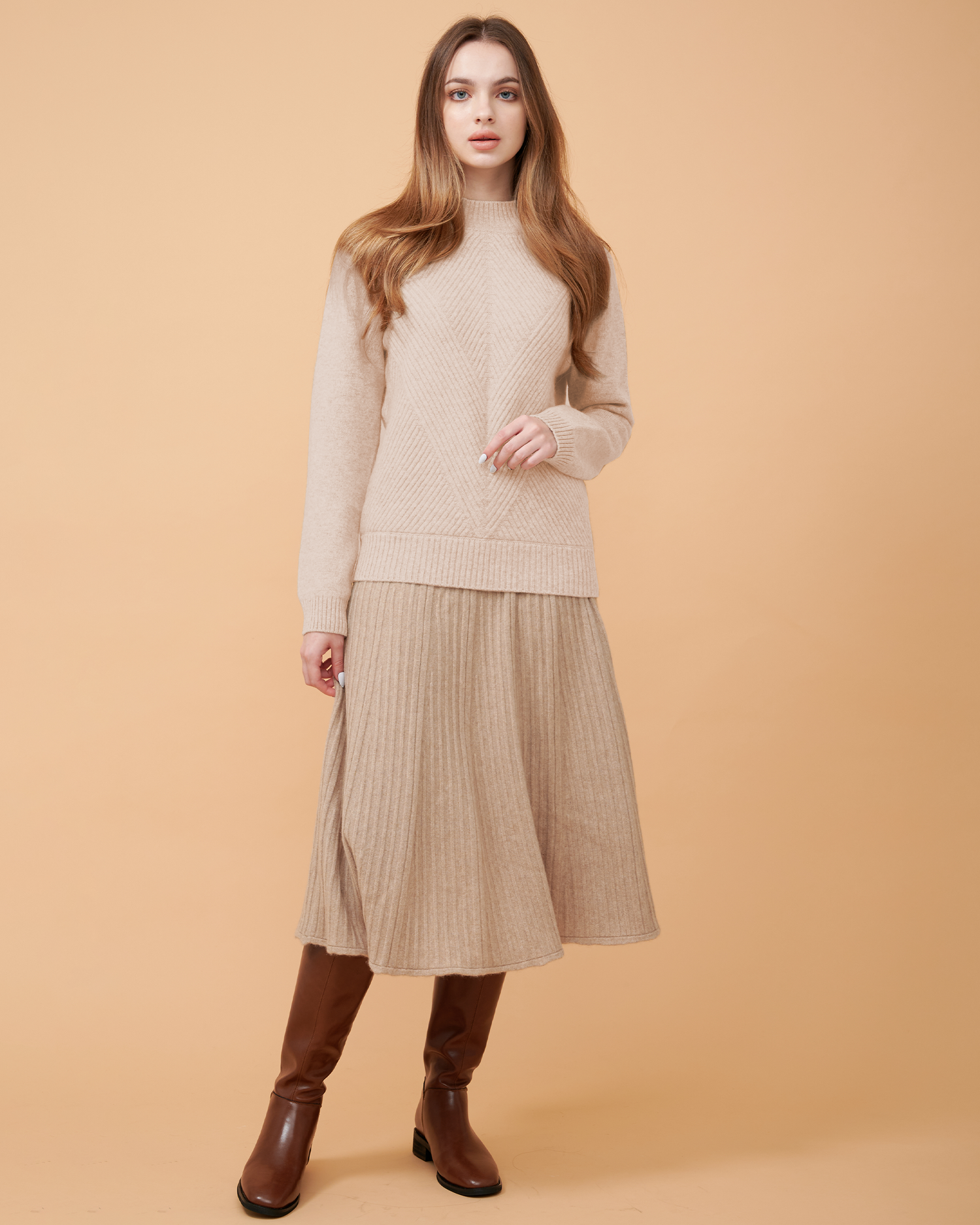 A front view of a cashmere sweater .sleek and sliming , very smooth & very comfy , DAVINII