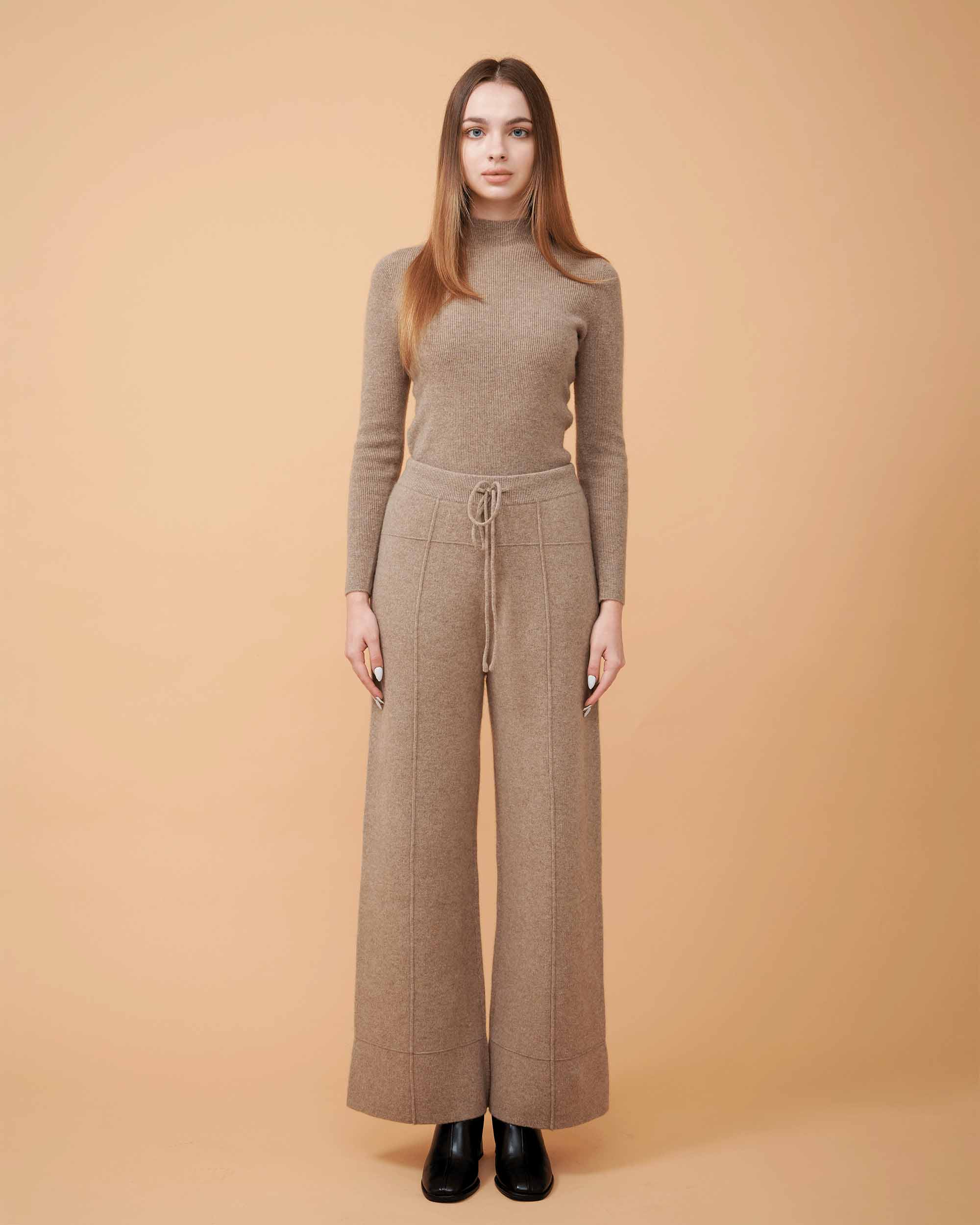 Cashmere Pant , Soft and comfy cashmere , Skin friendly Cashmere Pant , Front Image