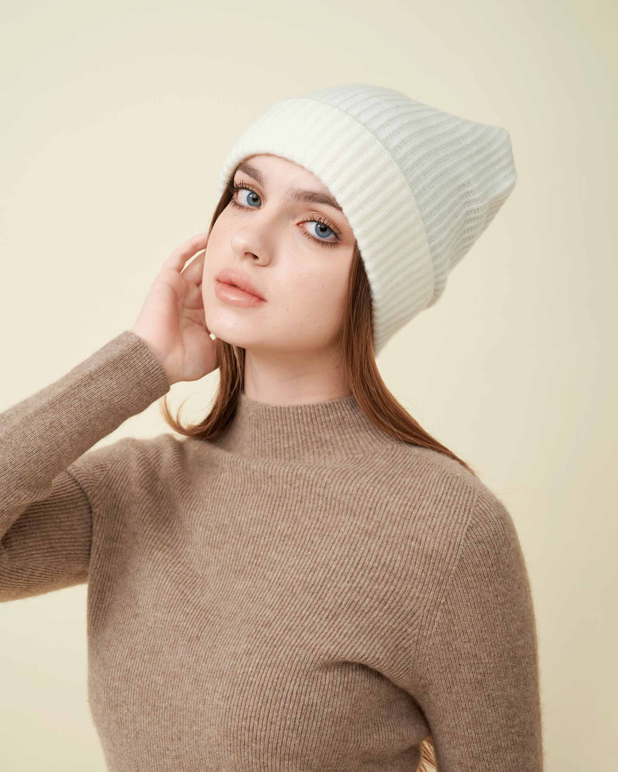 Cashmere Hat , High Quality Hat , Cashmere White Hat , 100% Cashmere Hat , Hat For All Seasons , Made By Davinii , Side Image
