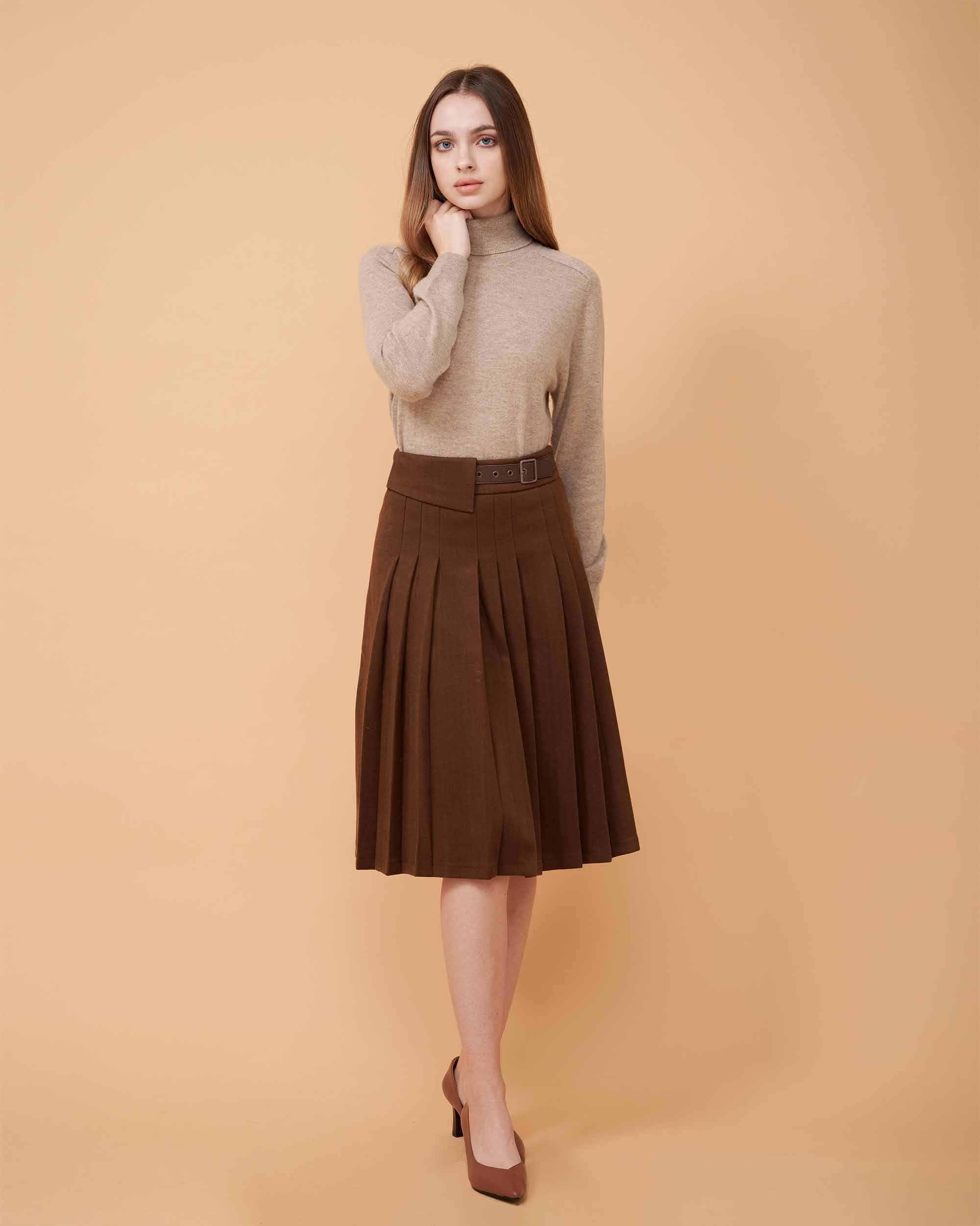 A front view finely knitted turtleneck sweater, Cashmere sweater , DAVINII , soft and comfy