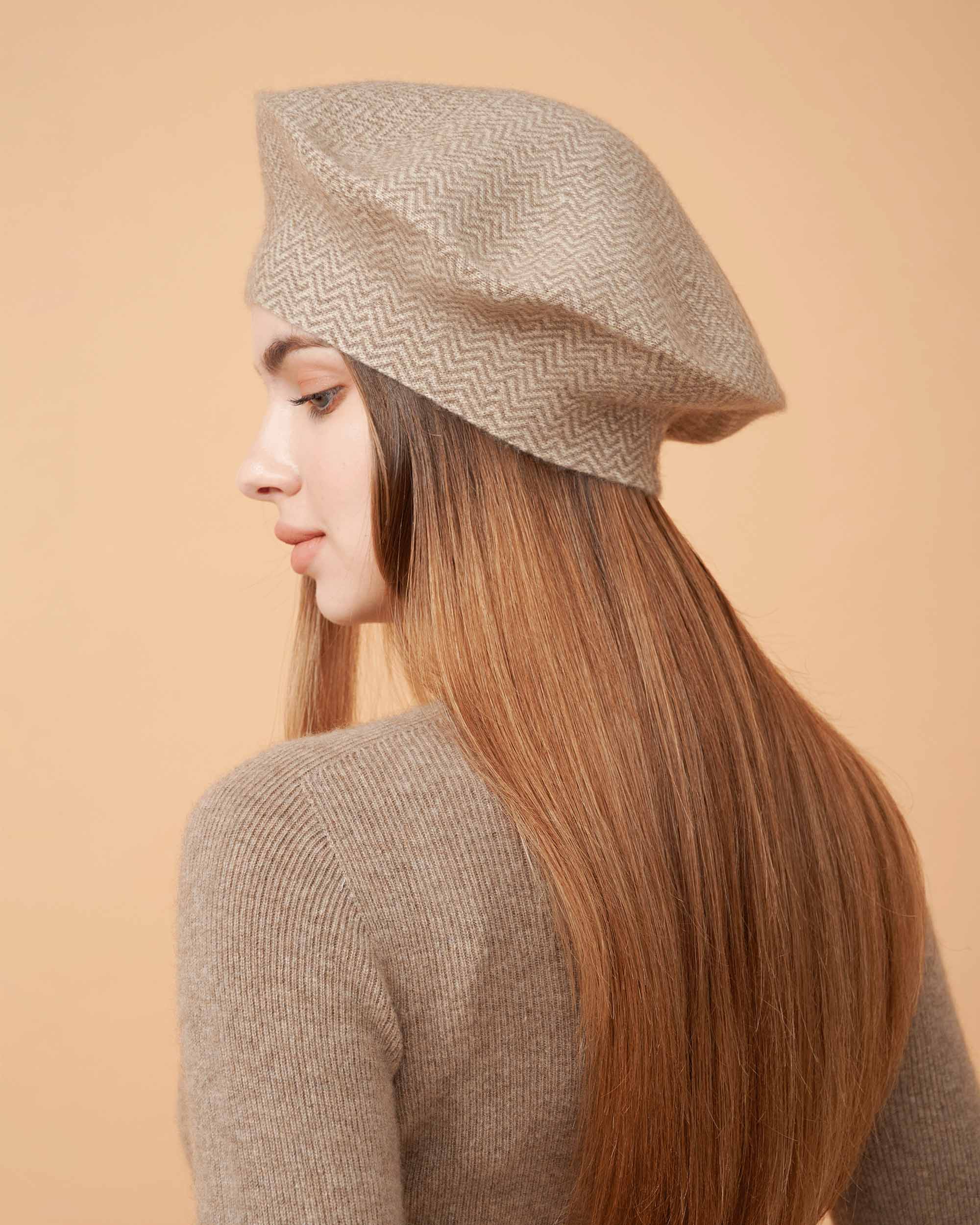 Cashmere Hat , High Quality Hat , 100% Cashmere Hat , Hat For All Seasons , Made By Davinii , Back Image