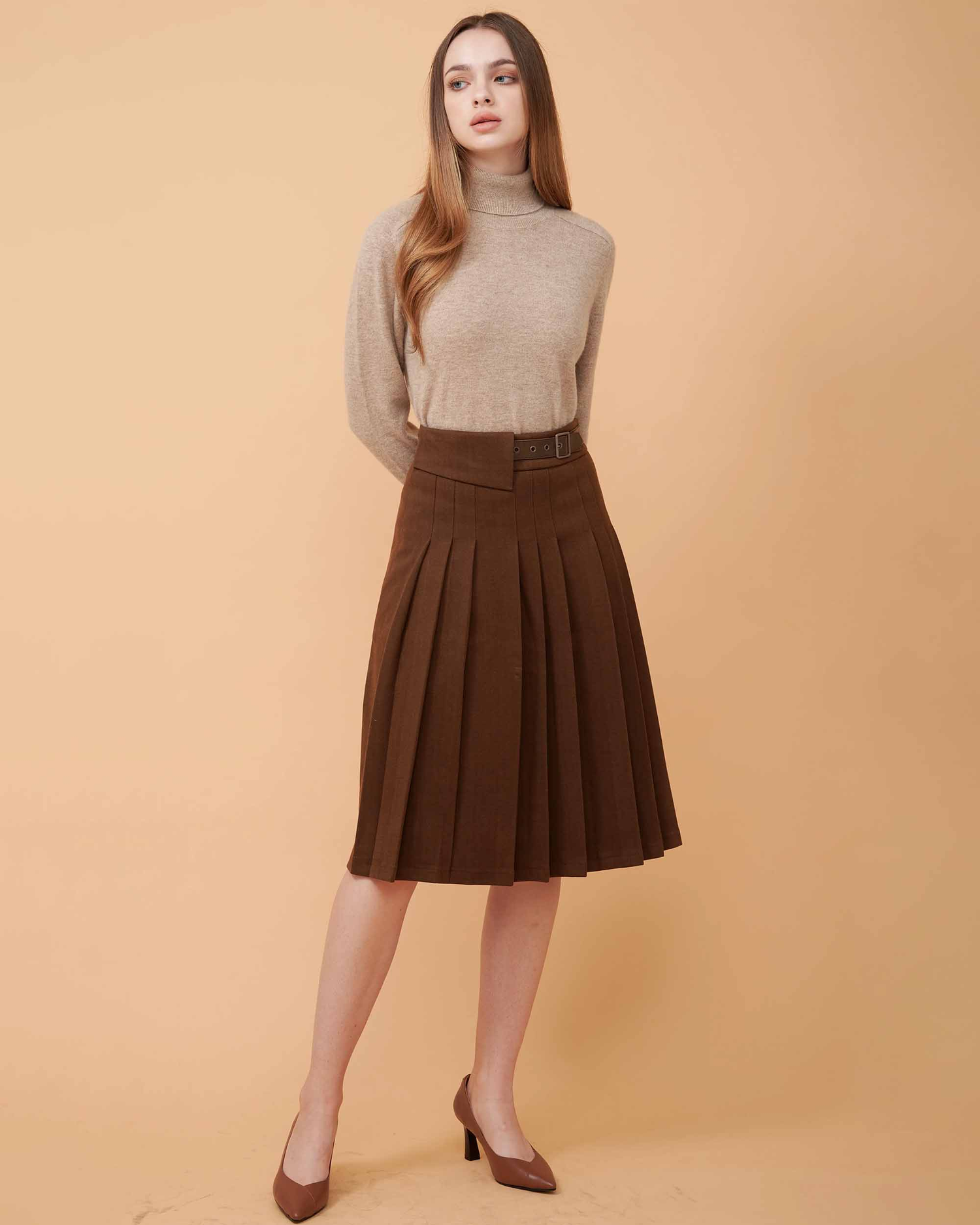 outfit turtleneck davinii cashmere skirt pumps heels pointed footwear model design elegant luxury outfit ideas styling knit knitfashion fashionista fashionable autumn collections closet wardrobe winter fall retail design instagram 