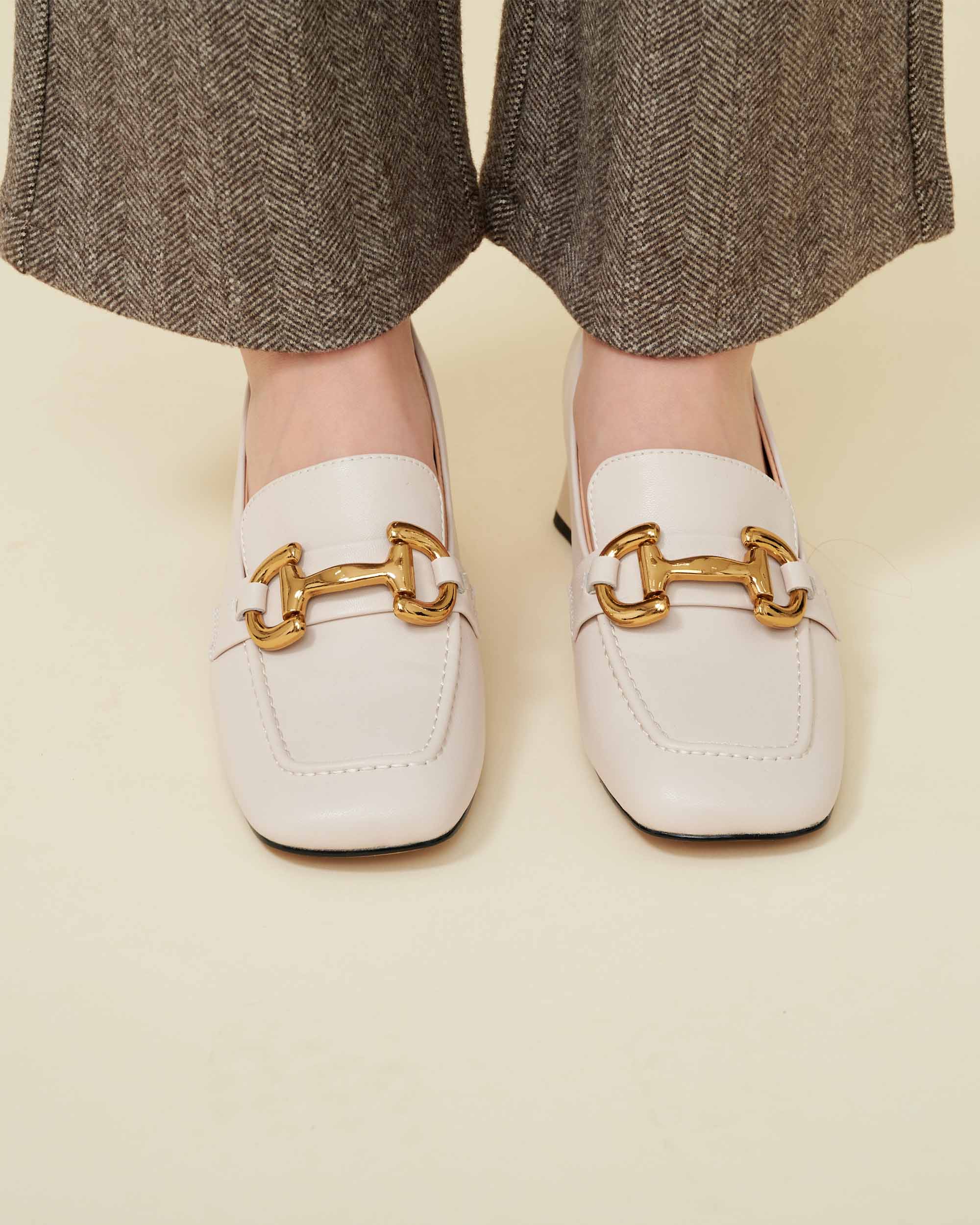 Leather loafer , beige , vey comfy and soft wear , with buckles , comfort and elegance , DAVINII