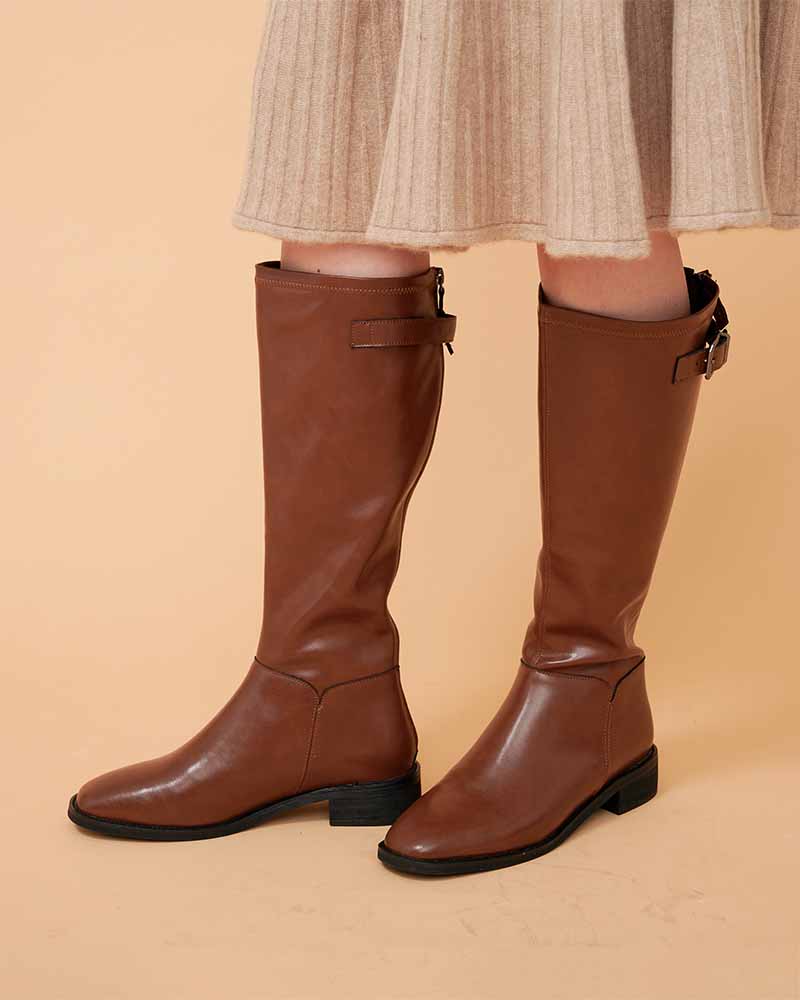 A leather boots , Very smooth and elegrant design , comfortable wear , wear and tear ,DAVINII