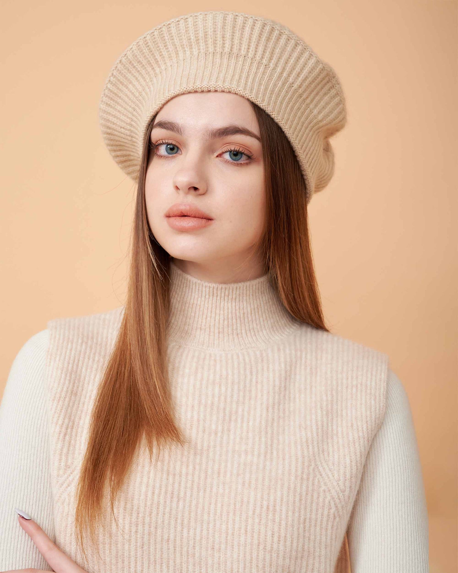 Cashmere Hat , High Quality Hat , Cashmere Beige Hat , 100% Cashmere Hat , Hat For All Seasons , Made By Davinii , Front Image 
