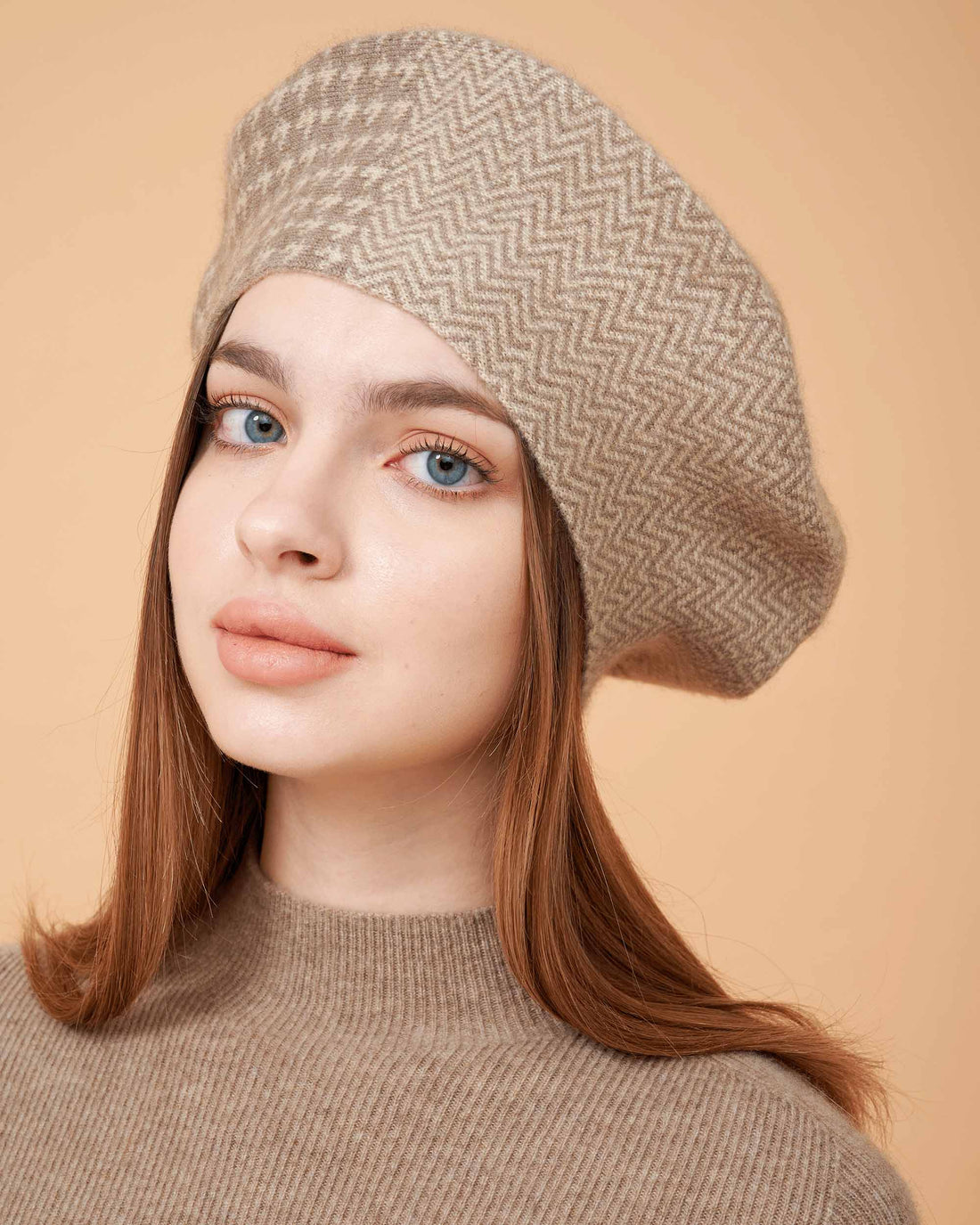 Cashmere Hat , High Quality Hat , 100% Cashmere Hat , Hat For All Seasons , Made By Davinii , Front Image 